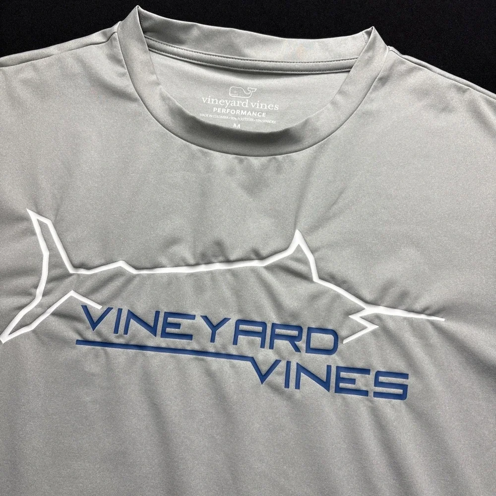 Vineyard Vines Performance Mens Medium Gray White Spell Out Logo Pullover Fish